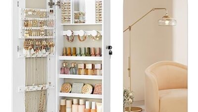 SONGMICS Smyckeskåp, väggspegel för smycken, LED-lampa och låsbar organisatör, flera fack, för örhängen, halsband, vit yta och gråbeige foder JJC026W01